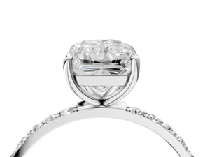 White gold Radiant Cut Diamond Pavé Band Solitaire Ring with Four-Prong Setting_124